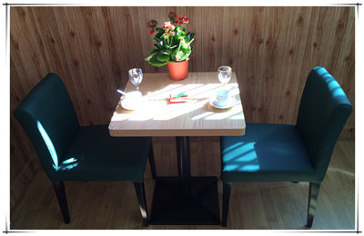 不同材质的西餐厅桌椅选购方法-广州家具厂