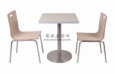 钢木餐桌椅