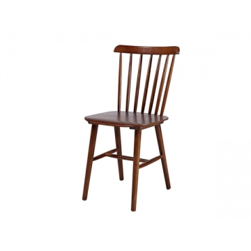 实木温莎椅子看起来很漂亮
