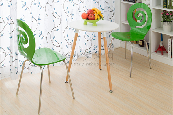 绿色烤漆个性曲木餐椅图片
