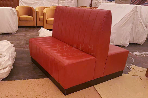 贝克汉堡红色西皮卡座沙发