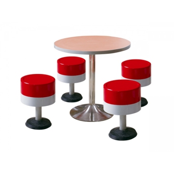 平潭钢木餐桌和玻璃钢吧凳