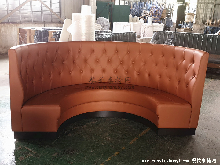 拉扣造型港式餐厅弧形沙发