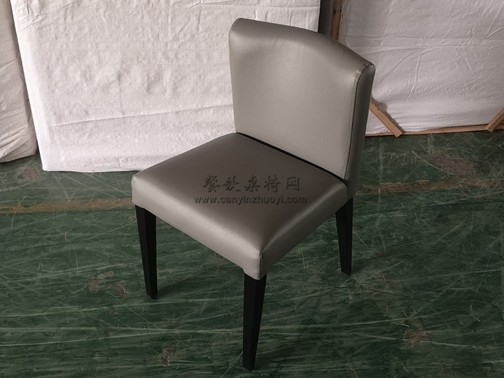 符合人体工学设计的软包椅