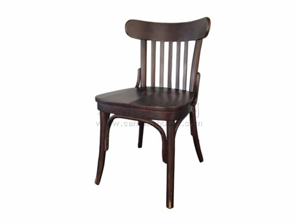 传统工艺制作的铁质西餐椅