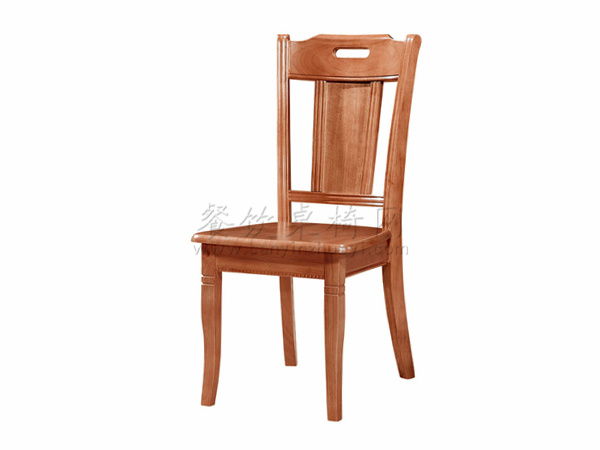 餐椅图片，实木材质的餐椅