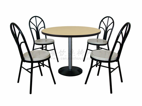 配四张餐椅的圆桌常规尺寸