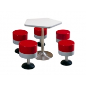 多边形桌子搭配五张矮圆凳