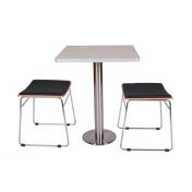 牡丹江钢木餐桌和矮脚方凳