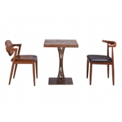 白城钢木桌和铁艺木纹餐椅