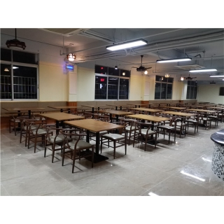 如愿素食府餐桌椅子实拍图