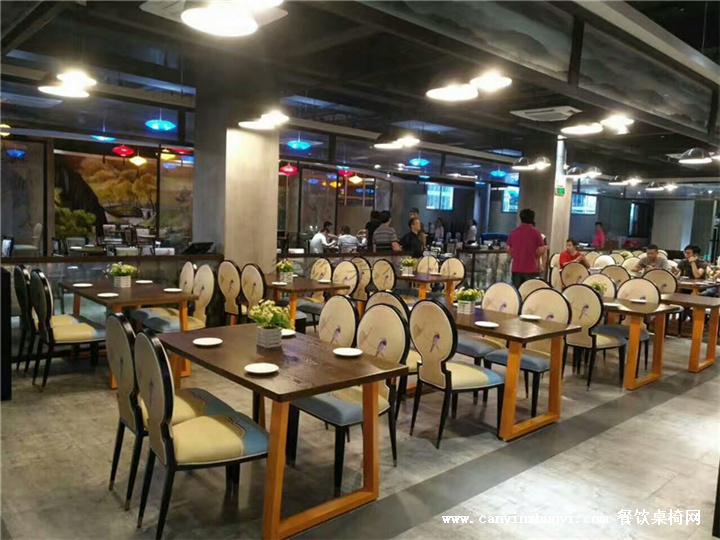 新中式风格川菜馆餐桌椅子