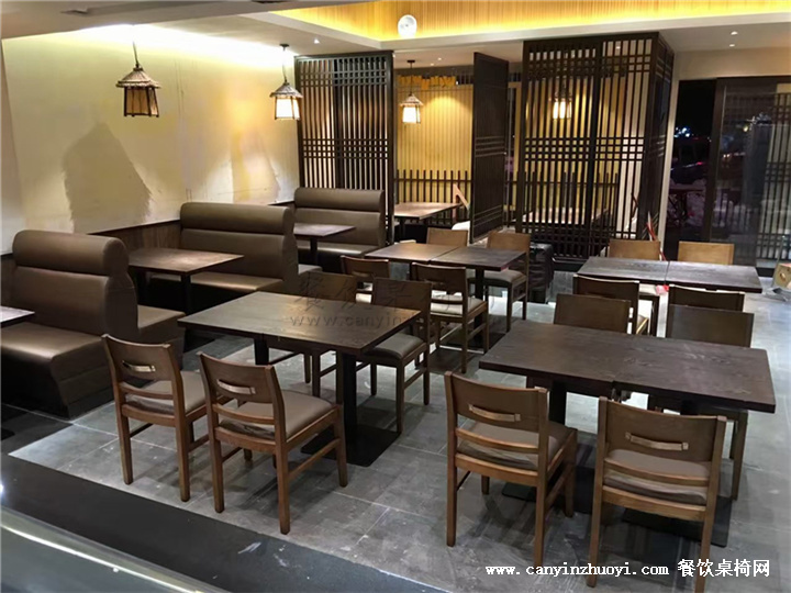 日式料理餐厅卡座沙发桌椅
