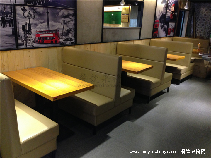 港式餐厅软包沙发钢木桌子