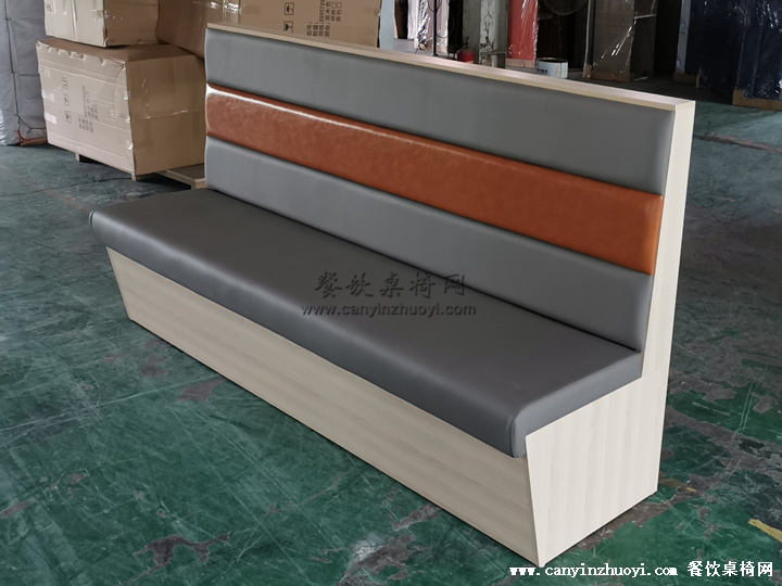 披萨餐厅长条靠墙卡座沙发