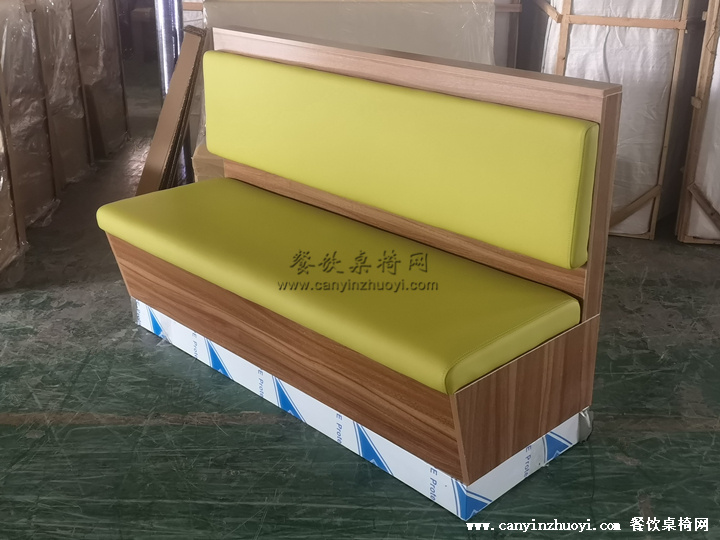 连锁型美式快餐店卡座沙发